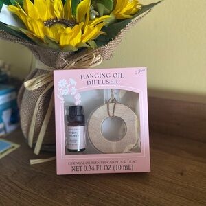 Hanging Oil Diffuser with Essential Oil Blend Eucalyptus & Lilac NWT